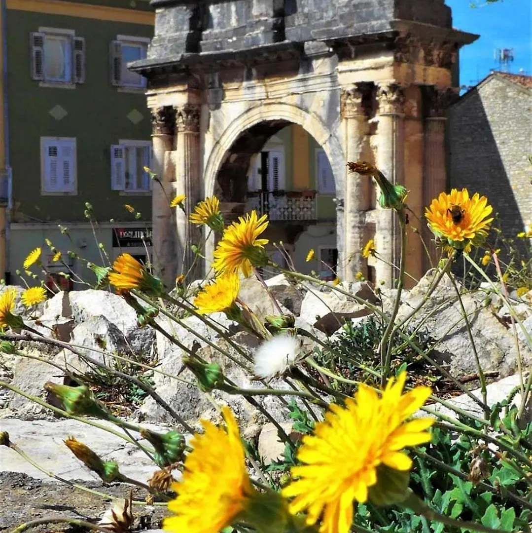 Porta Aurea Sunny Studio Pula